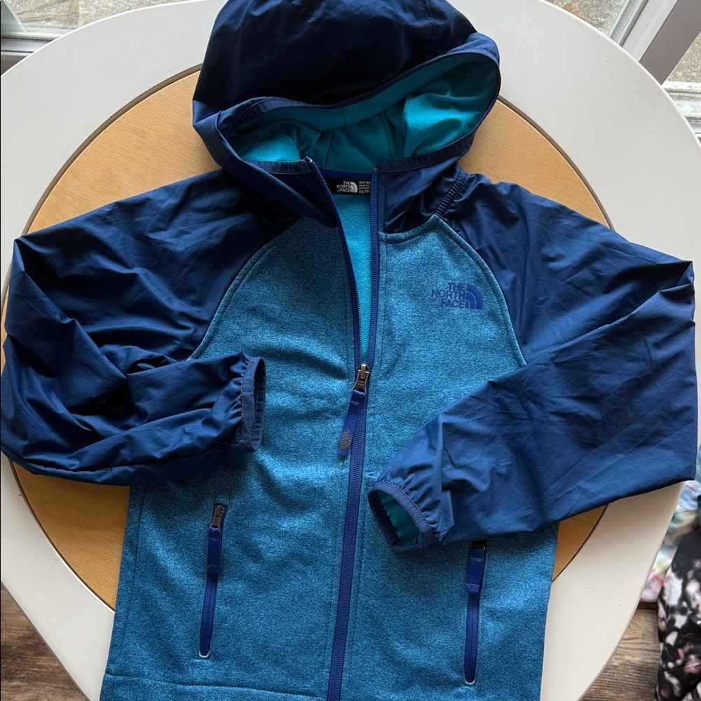 The North Face Kids Two-Tone Blue zip light weight jacket
